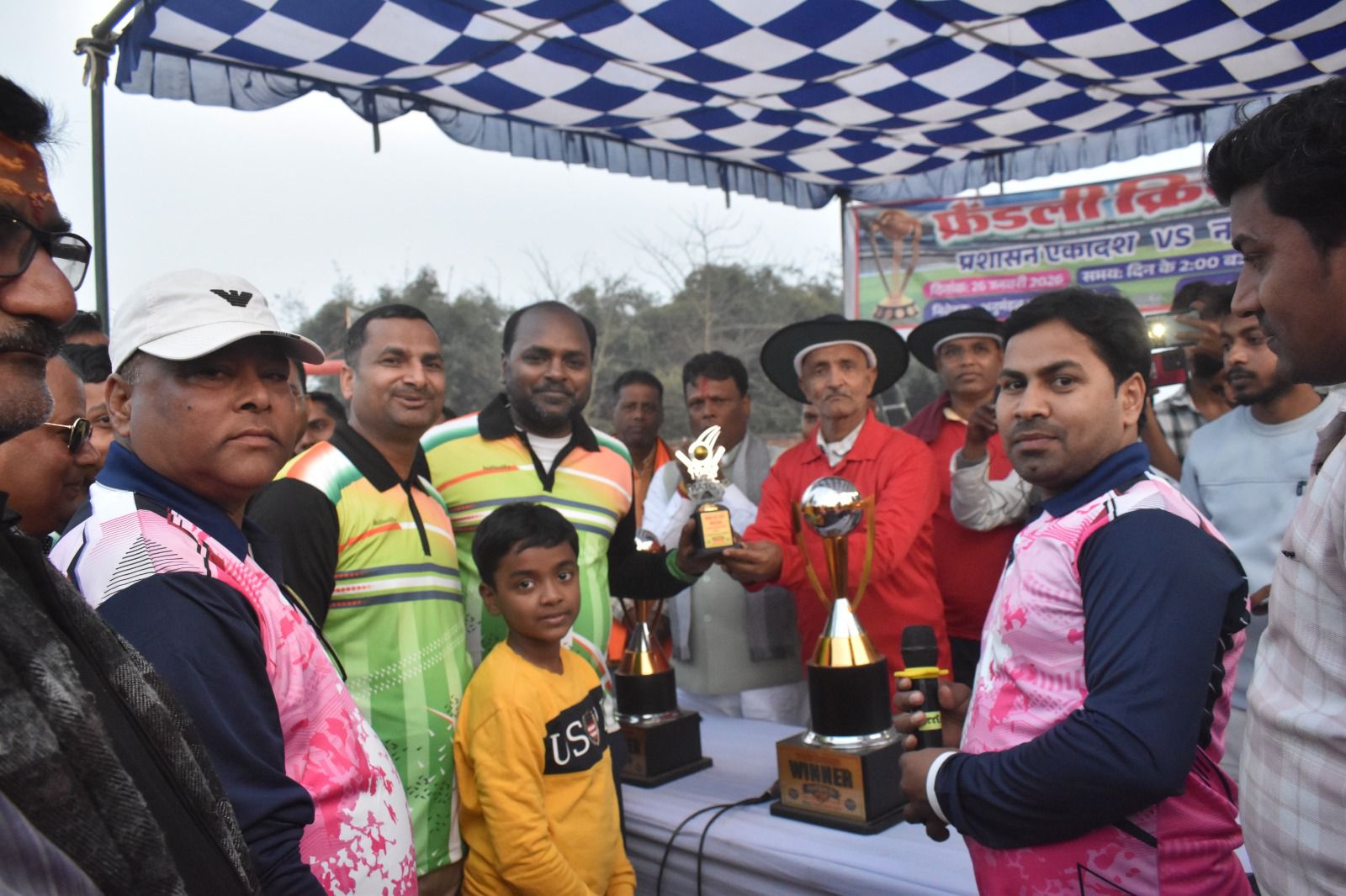 Darbhanga News: दिखा क्रिकेट का रोमांच, Biraul Friendly Cricket का प्रशासन एकादश बना चैंपियन, नागरिक एकादश को 16 रनों से हराया