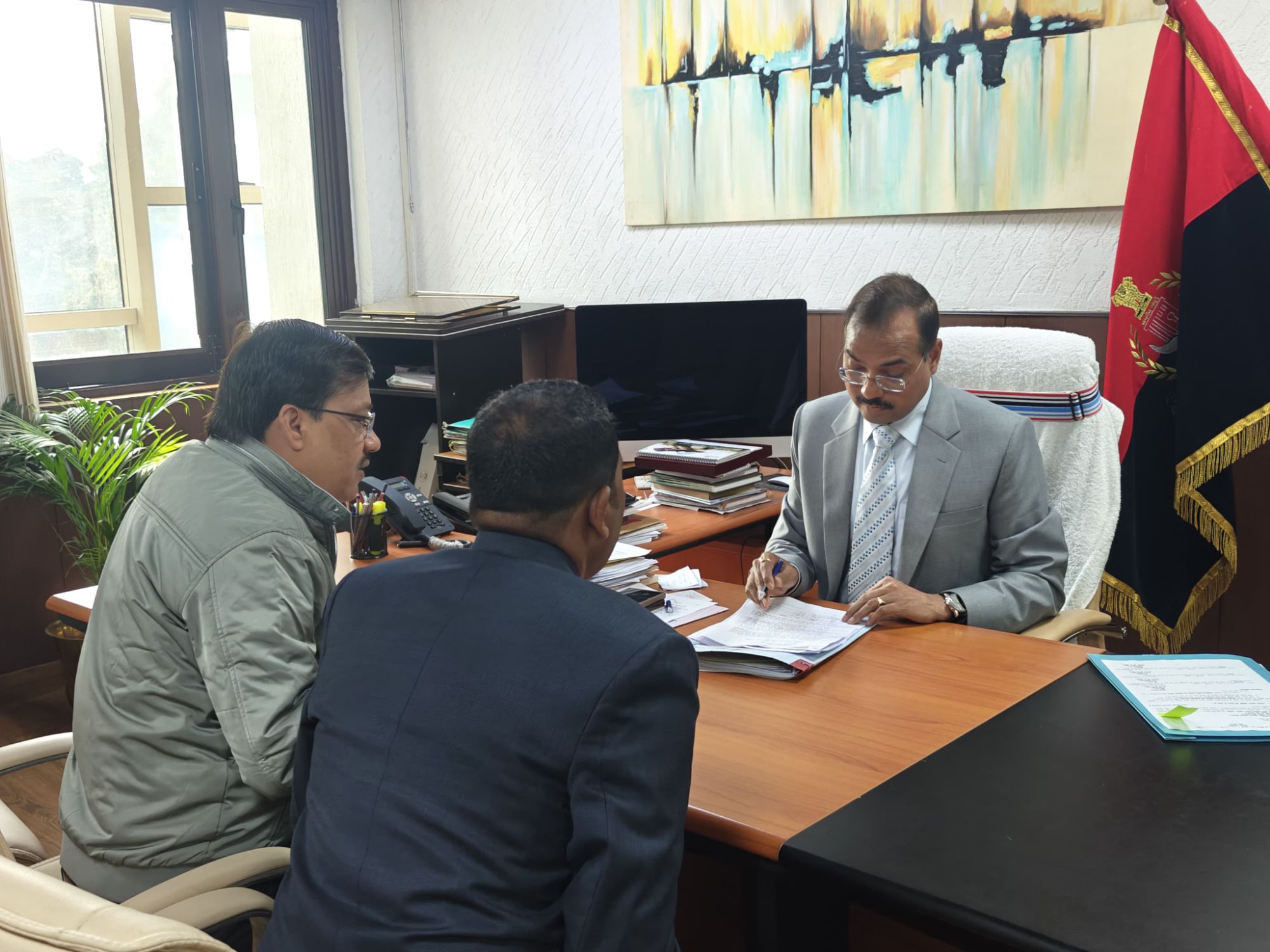 Patna News: गृह सचिव ने खुद संभाला मोर्चा, फरियादियों की समस्याओं का हुआ ऑन-द-स्पॉट समाधान, जनता बोली - यही है सुशासन