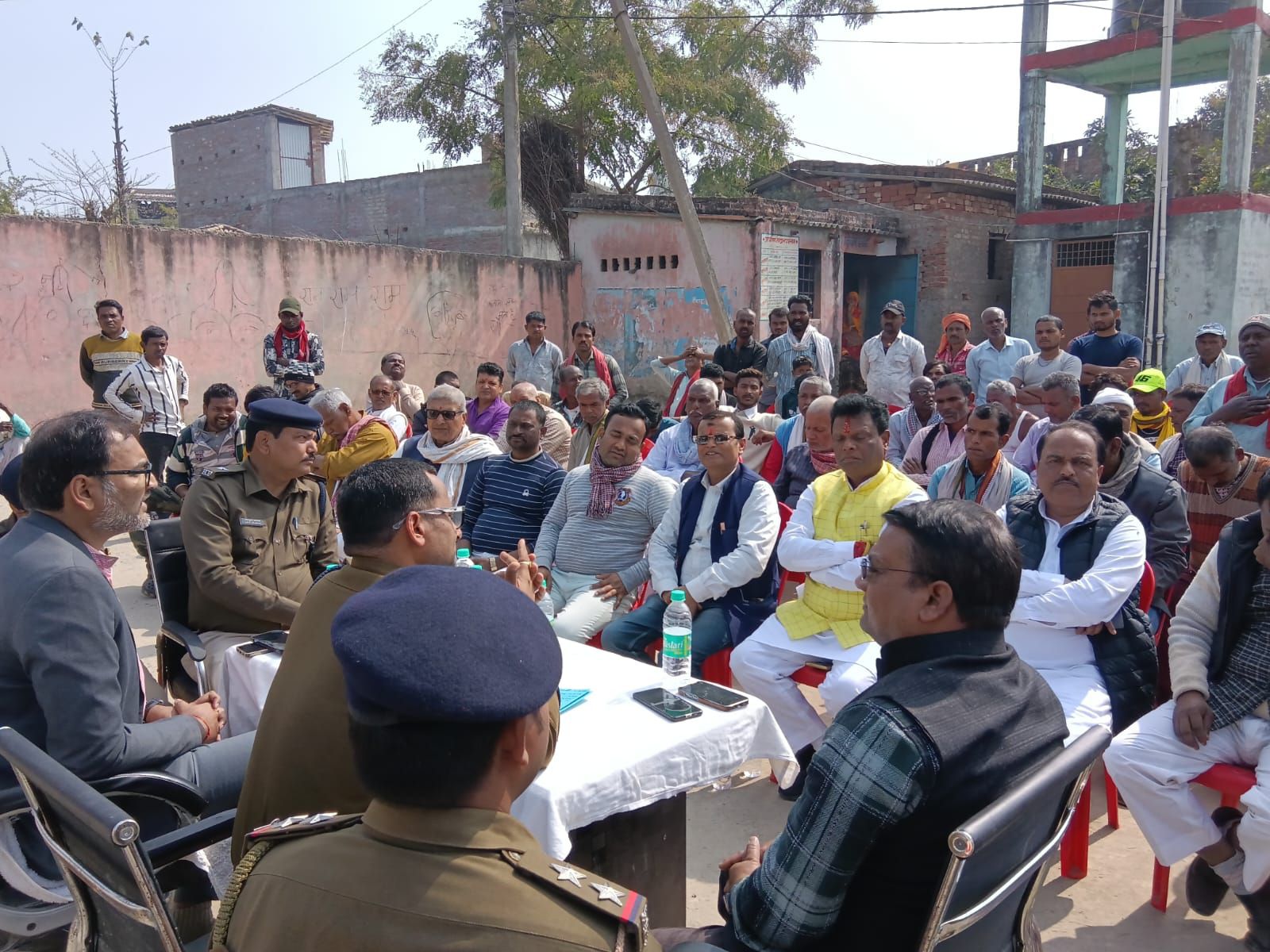 Darbhanga News: शांति का पानी डालने Kusheshwarsthan में बड़ी तैयारी ...हरिनगर में दो समुदायों के बीच तनाव के बाद प्रशासन की शांति बैठक, दोषियों पर कुर्की-जब्ती की लटकी तलवार