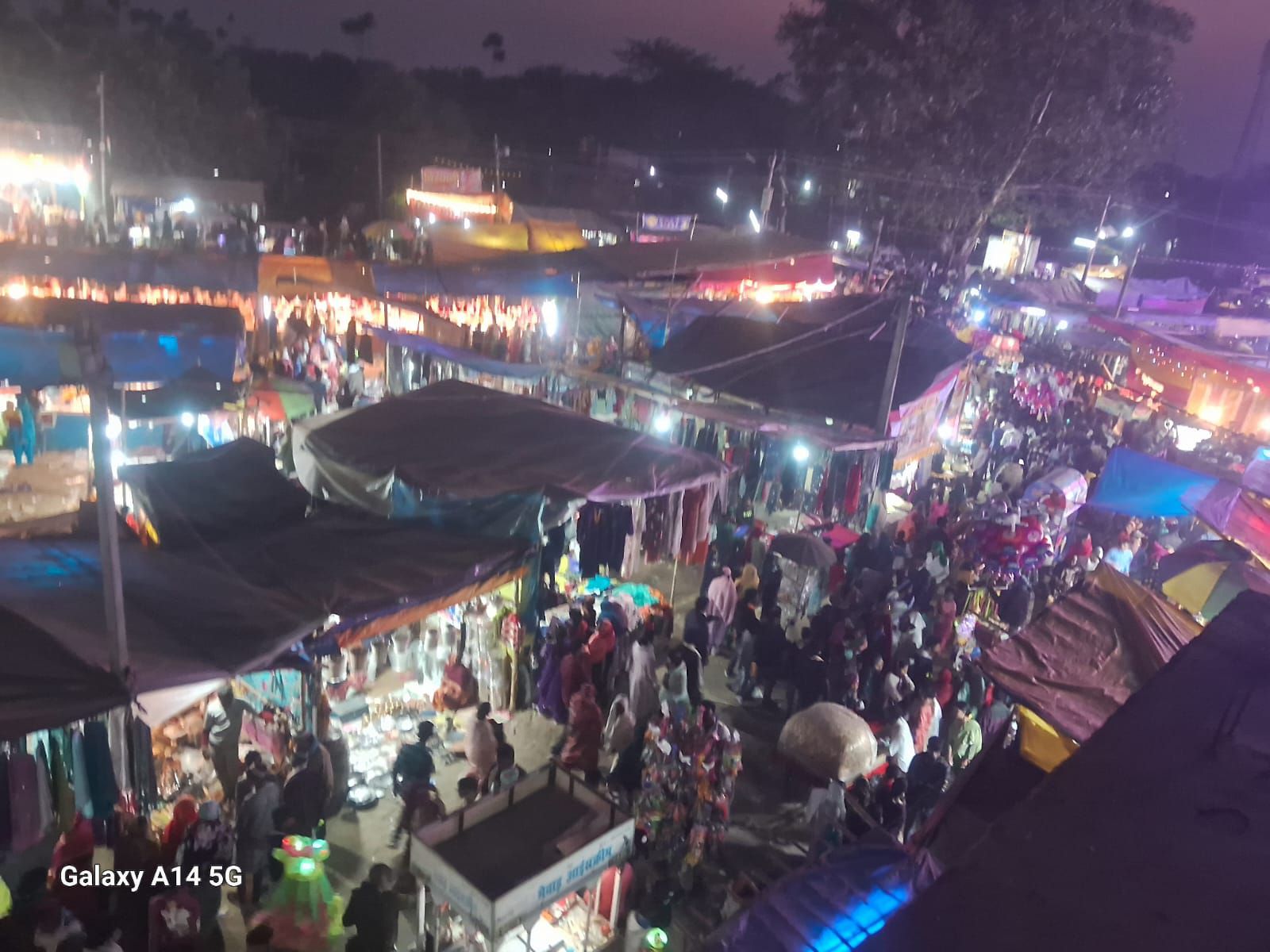 Bhagalpur News: भागलपुर की वो दरगाह जहां हिंदू परिवार चढ़ाता है पहली चादर, 250 साल पुरानी परंपरा की पूरी कहानी... आइए मंगन शाह की दरगाह