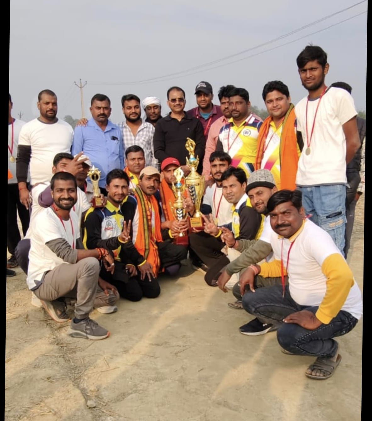 Darbhanga News: कलम और जनादेश के बीच घमासान, तारडीह में रोमांचक Cricket Match में जनप्रतिनिधि एकादश बना चैंपियन