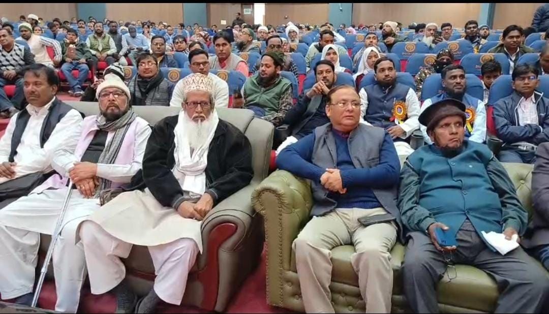 Bhagalpur News: उर्दू के संरक्षण पर DM नवल किशोर ने कही दिल जीतने वाली बात, टाउन हॉल में गूंजे तहज़ीब के तराने