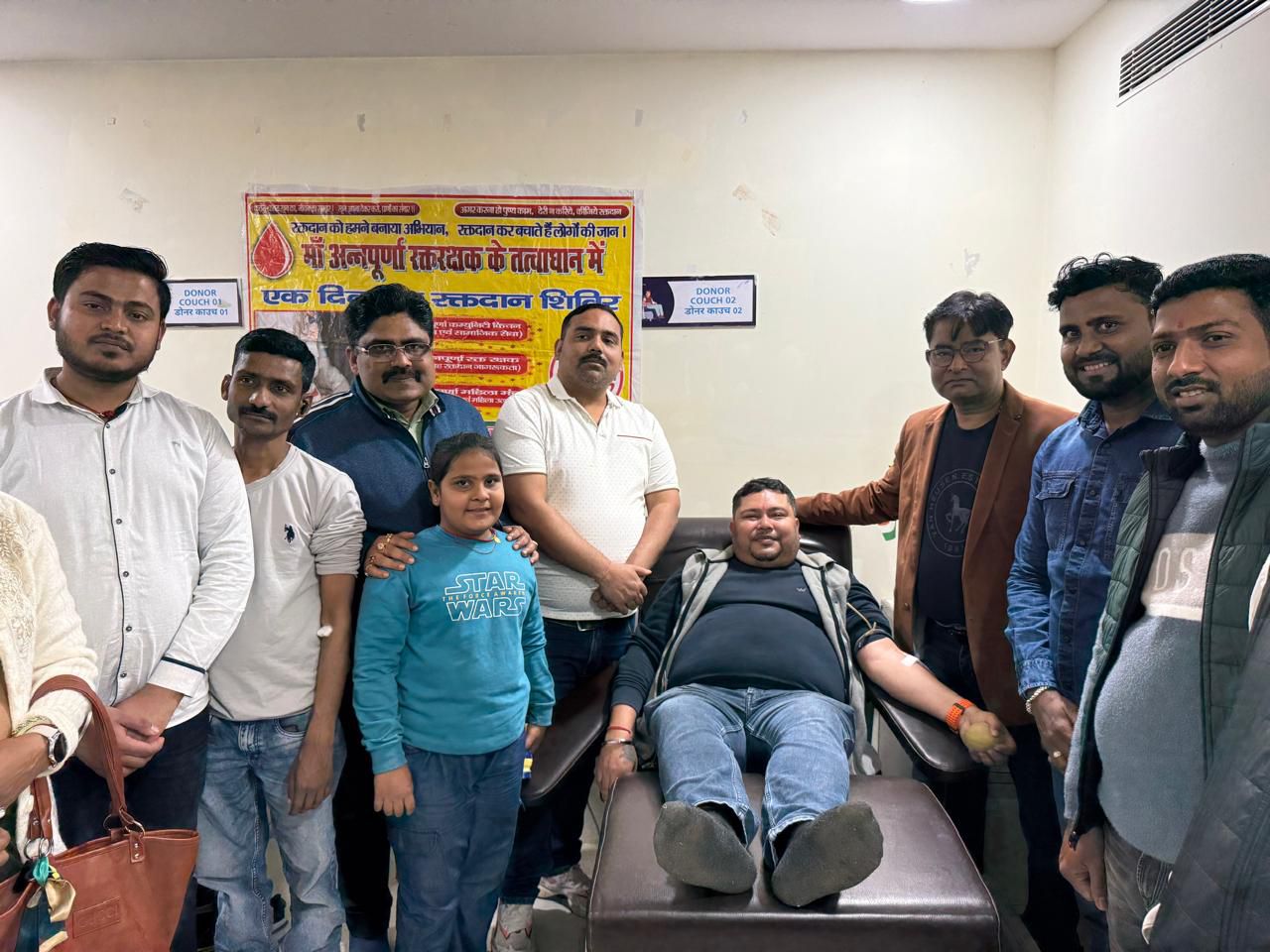 Madhubani Blood Donation Camp: जयनगर में मानवता की मशाल, 20 रक्तवीरों ने किया रक्तदान, बोले- 'किसी की जिंदगी बचाने से बड़ा कोई धर्म नहीं'