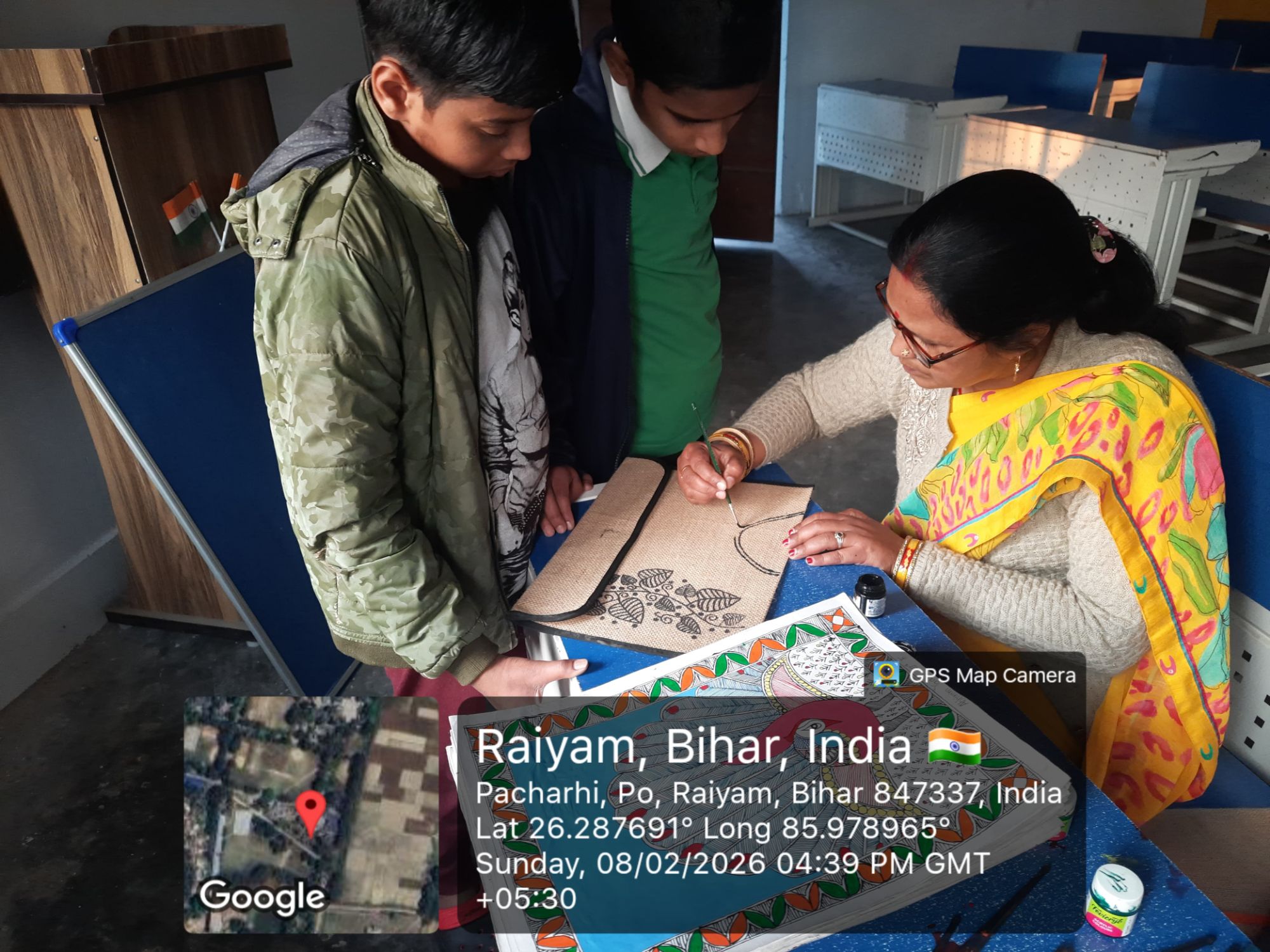 Darbhanga News: पीएम श्री नवोदय विद्यालय में Mithila Painting... पढ़िए मिथिला पेंटिंग की समकालीन शैलियों का व्यवस्थित ट्रेनिंग