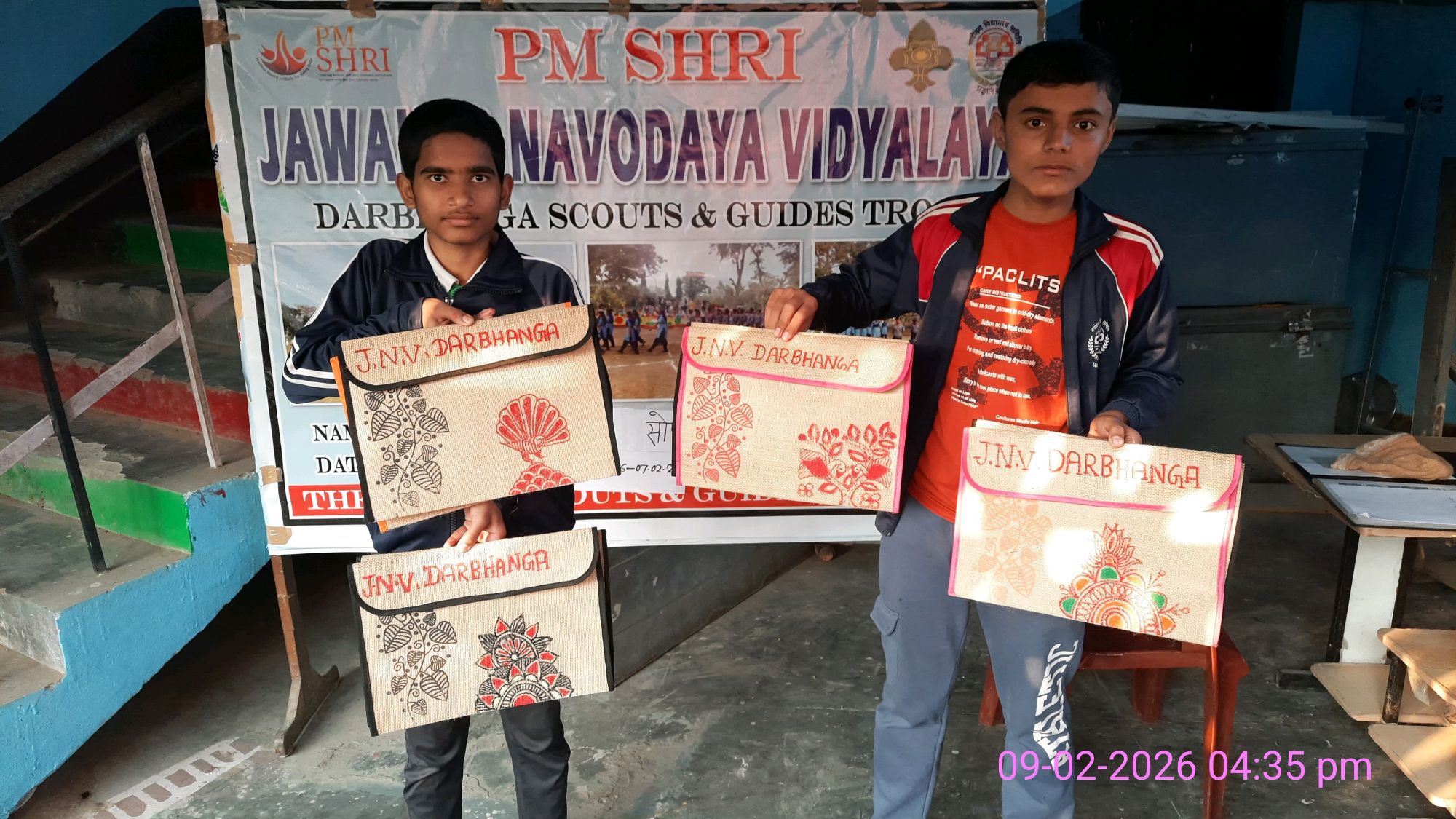 Darbhanga News: पीएम श्री नवोदय विद्यालय में Mithila Painting... पढ़िए मिथिला पेंटिंग की समकालीन शैलियों का व्यवस्थित ट्रेनिंग