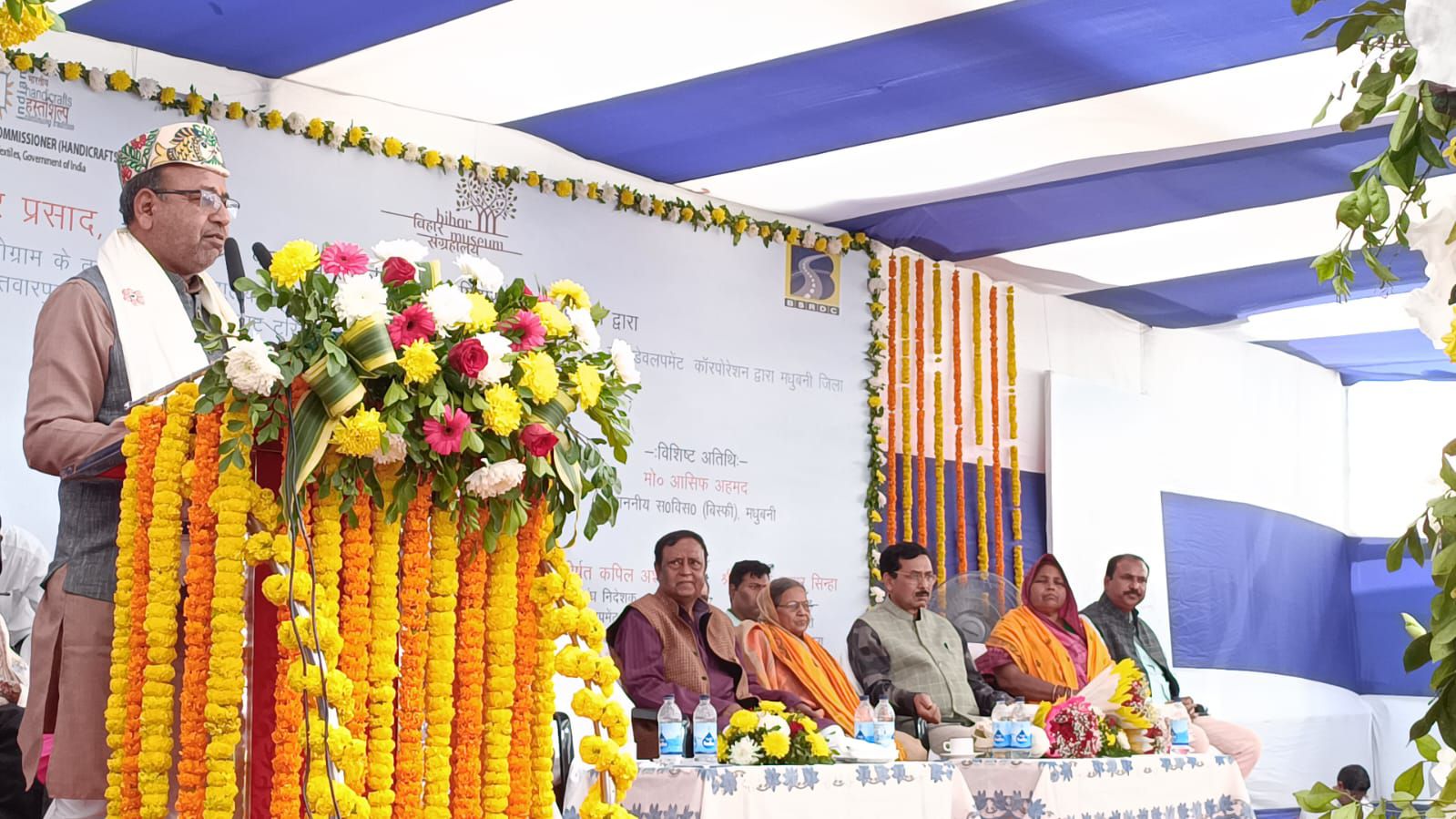 Madhubani News: मधुबनी के जितवारपुर में बनेगा Bihar का पहला क्राफ्ट विलेज, 9 करोड़ की सौगात से बदलेगी कलाकारों की दुनिया, पढ़िए शिल्पग्राम की नींव, क्या है Craft Village परियोजना और कैसे बदलेगी गांव की सूरत?