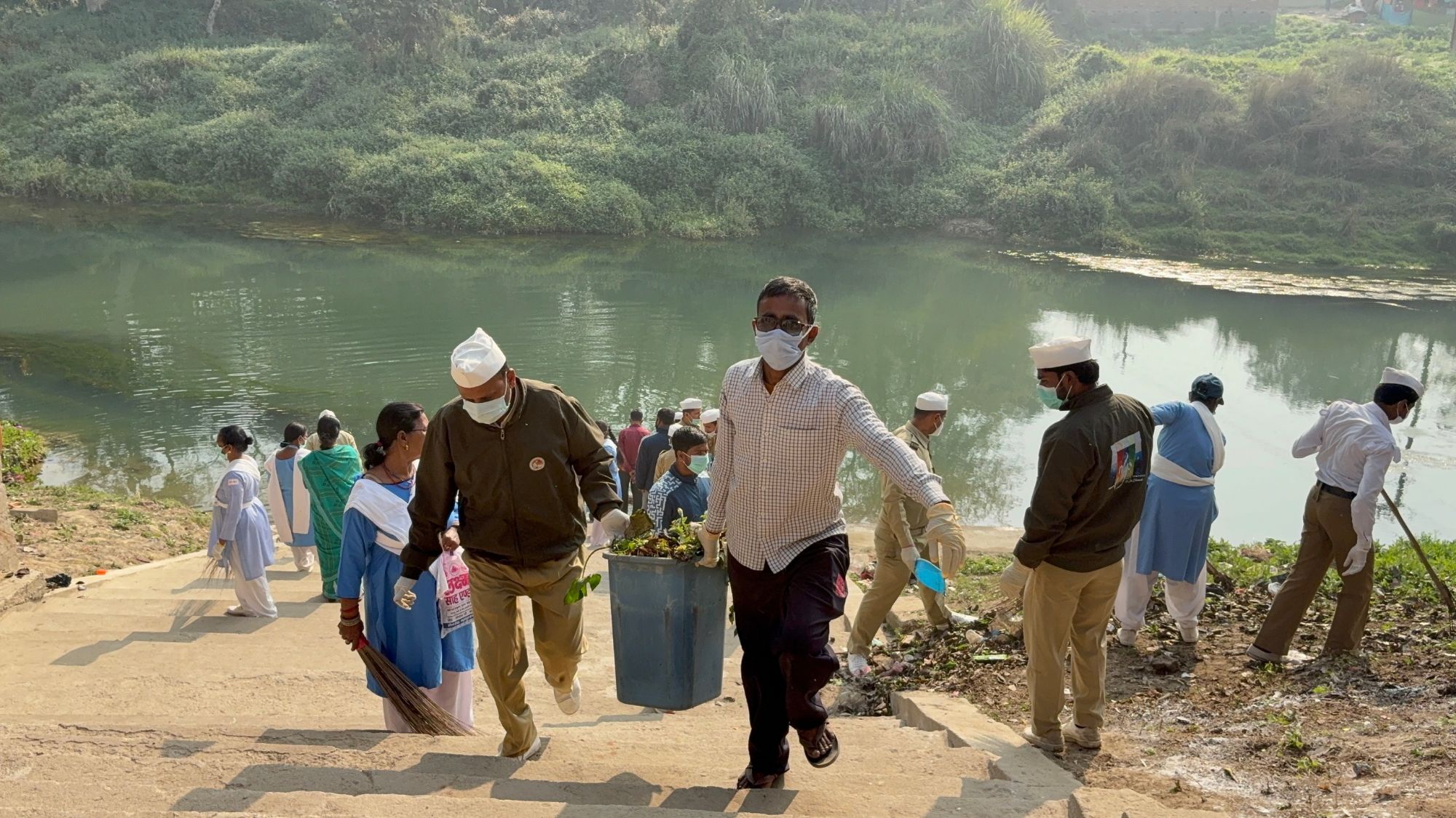 Darbhanga News: बागमती घाट पर 'स्वच्छ जल, स्वच्छ मन' की गूंज, संत निरंकारी मिशन के महाअभियान ने बदल दी तस्वीर! पढ़िए...एक जनआंदोलन का स्वरूप