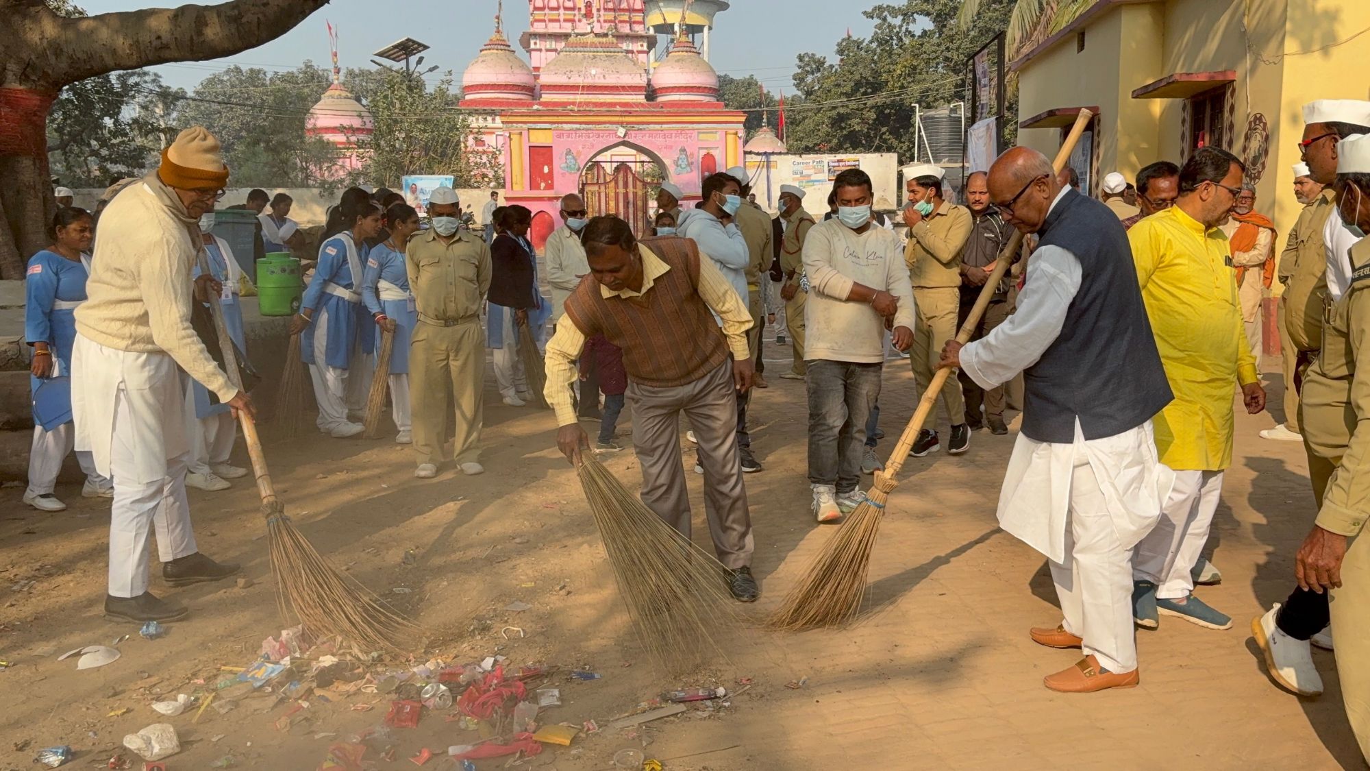 Darbhanga News: बागमती घाट पर 'स्वच्छ जल, स्वच्छ मन' की गूंज, संत निरंकारी मिशन के महाअभियान ने बदल दी तस्वीर! पढ़िए...एक जनआंदोलन का स्वरूप