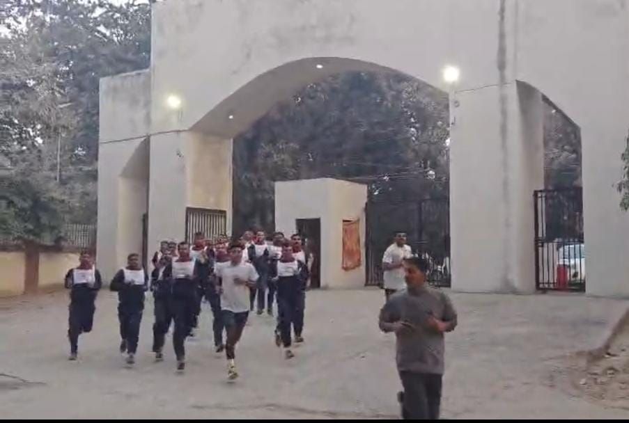 Bhagalpur News: नशा मुक्ति के लिए सड़कों पर उतरी पुलिस, 10 KM की दौड़, बड़ा संदेश, जानिए क्या है पूरा मामला | Deshaj Times Bhagalpur News: नशा मुक्ति के लिए सड़कों पर उतरी पुलिस, 10 KM की दौड़, बड़ा संदेश, जानिए क्या है पूरा मामला