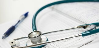 Bihar Fake Doctors: बिहार फेक डॉक्टर्स पर फिर गरमाई सियासत: क्या मिलेगी फर्जी डिग्री वालों को सजा?