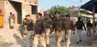 Darbhanga News: कमतौल के कई गांवों में Flag March, होली-रमजान पर शांति भंग करने वालों की खैर नहीं, पुलिस की चप्पे-चप्पे पर रहेगी नजर