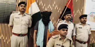 Bhagalpur News: पुलिस ने नशे के गोदाम पर मारा छापा, 8000 से ज्यादा कोडीन सिरप, 21000 टैबलेट्स जब्त, एक गिरफ्तार