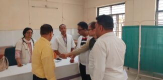 Darbhanga News: Singhwara CHC में RDD हेल्थ का औचक निरीक्षण, गंदगी देख भड़के अधिकारी, एजेंसी पर होगी कार्रवाई!