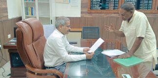 Munger News: कमिश्नर प्रेम सिंह मीणा के दरबार में पहुंचे कई गंभीर जनता के मुद्दे, साहब बोले- ‘लापरवाही बर्दाश्त नहीं करेंगे’