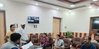 Munger News: DM निखिल धनराज का दर्जन भर अर्जियों पर ऑन-द-स्पॉट एक्शन, बोले- ‘अब नहीं चलेगा टालमटोल’