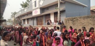 Darbhanga News: Karwa में Mahaviri Jhanda की धूम, 451 कन्याओं की कलश यात्रा से गूंजा इलाका, चप्पे-चप्पे पर पुलिस तैनात