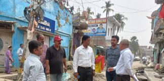 Darbhanga Road Construction: रामनवमी से पहले नाका-5 से सीएम आर्ट कॉलेज तक दौड़ने लगेंगी गाड़ियां! बिजली के खंभे भी हटेंगे…पढ़िए Construction की धीमी गति पर DM Kaushal Kumar सख्त