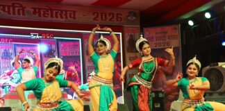 Madhubani News: मधुबनी में ज्ञान की गंगा और सुरों की महफिल, Bhamati Vachaspati Mahotsav में दिग्गज कलाकारों की प्रस्तुति ने जीता दिल