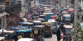Bhagalpur Traffic Jam: भागलपुर की सड़कों पर लगा ‘महाजाम’, एंबुलेंस से स्कूल बसें तक फंसीं, सिस्टम पर फूटा लोगों का गुस्सा