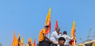 Darbhanga News: महागौरी पूजा में डूबा बेनीपुर, नवरात्र के आठवें दिन मां दुर्गा के महागौरी स्वरूप की विधि-विधान से हुई पूजा-अर्चना, उत्सव का माहौल