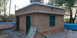 Bhagalpur News: महादलितों पर अत्याचार, मुखिया और सचिव ने मिलकर तोड़ा घर, जान से मारने की धमकी