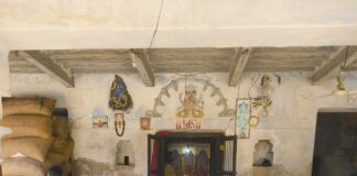 Darbhanga News: रामनवमी पर अहल्यास्थान में उमड़ी भीड़, बैगन का भार और मुंडन संस्कार से भक्तों ने मांगी मन्नतें