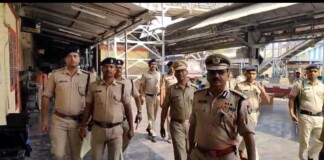 Bhagalpur News: भागलपुर पहुंचे रेल IG, स्टेशन पर मचा हड़कंप, अधिकारियों को दिए सख्त निर्देश, कहा- लापरवाही बर्दाश्त नहीं Bihar News Deshaj Times