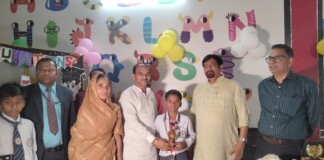 Darbhanga News: अनाथ विवेक के सपनों को मिले पंख, खलासी DPS स्कूल ने उठाया इंटर तक की पढ़ाई का जिम्मा, तालियों से गूंजा पंडाल