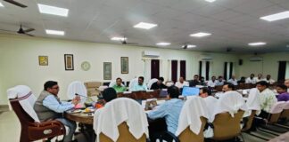 Darbhanga Health Department में मचा हड़कंप, कमिश्नर के सख्त तेवर से अफसरों के छूटे पसीने, दिए 15 कड़े निर्देश! Bihar News Deshaj Times