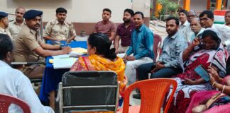 Bhagalpur News: ईद और नवरात्र पर DJ बजा तो खैर नहीं! थाने में हुई शांति समिति की बैठक में लिए गए बड़े फैसले Bihar News Deshaj Times