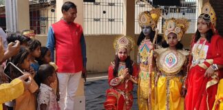 Bhagalpur News: चैती नवरात्र पर भक्ति का महासैलाब, भव्य कलश शोभायात्रा से गूंज उठा नाथनगर Bihar News Deshaj Times