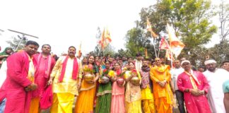 Chaiti Durga Puja: नरमा गांव में आस्था का महाकुंभ, 501 कन्याओं की कलश यात्रा से गूंजा दरभंगा, 42 साल पुरानी है परंपरा Bihar News Deshaj Times