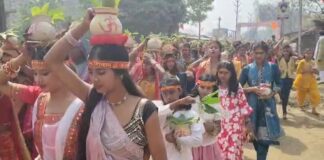 Bhagalpur News: कहलगांव में उमड़ा आस्था का सैलाब, 25 हजार महिलाओं ने निकाली भव्य कलश यात्रा, जयकारों से गूंजा इलाका Bihar News Deshaj Times