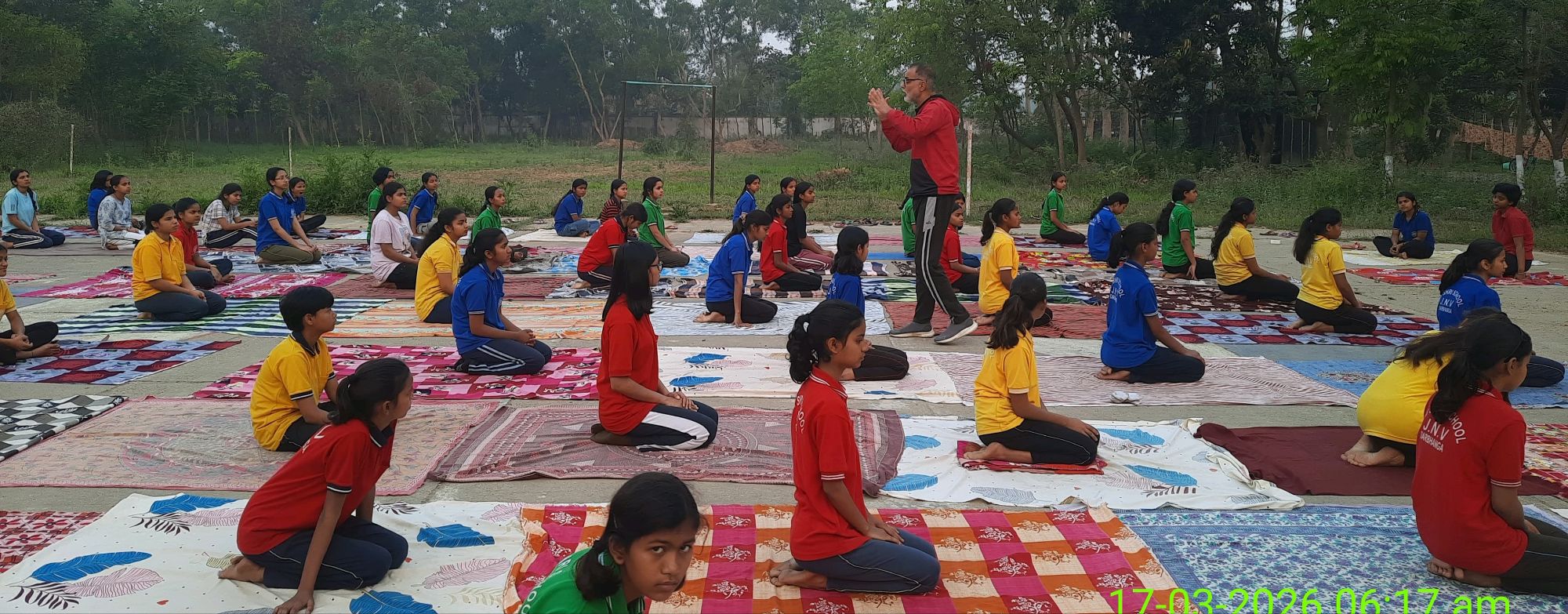 Darbhanga News: छात्रों के Mental Health पर दिखा Jawahar Navodaya Vidyalaya में जोर, माइंड ट्रेनर डॉ. मनुकुल दे रहे सफलता के टिप्स