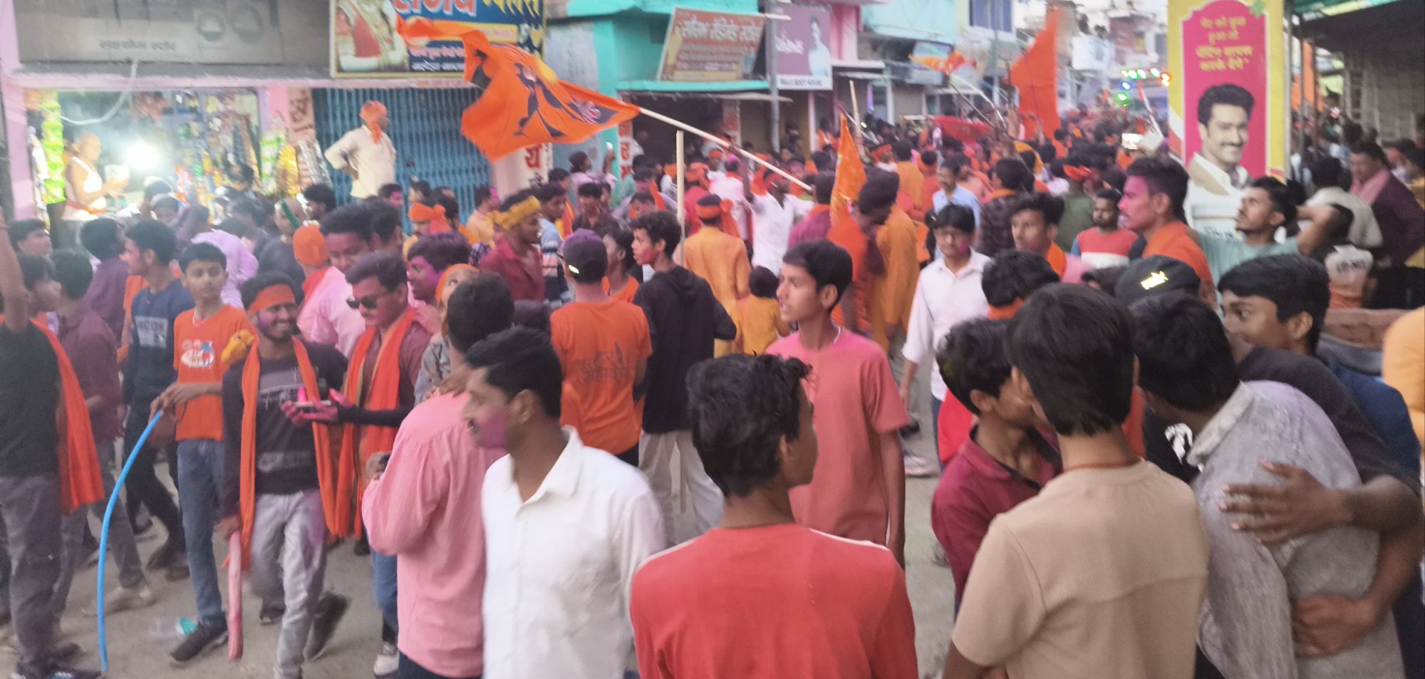 Darbhanga News: जय श्री राम के नारों से गूंजा Benipur बहेड़ा, भव्य शोभायात्रा में उमड़ा आस्था का सैलाब