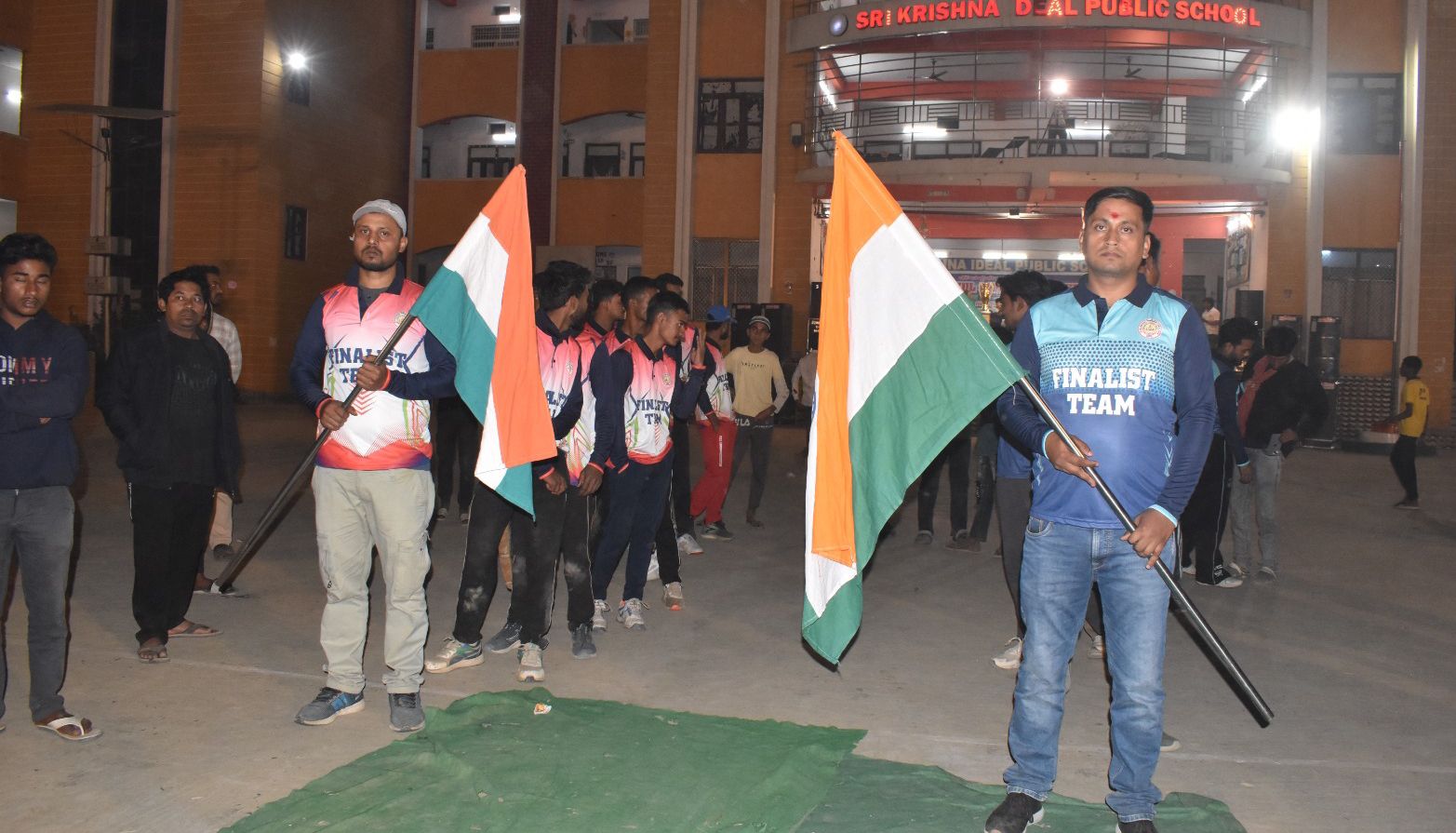 Darbhanga News: Gurukul Premier League Season 9 का नया चैंपियन... अभिषेक के बल्ले ने उगली आग, स्किप्स सनफ्लावर ने जीती चमचमाती ट्रॉफी