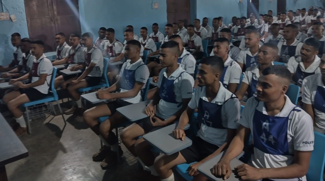 Darbhanga News: SSP जगुनाथ रेड्डी का नए सिपाहियों को जनता, व्यवहार, अनुशासन, सफलता का 'गुरुमंत्र', कहा- वर्दी की गरिमा आपका पहला कर्तव्य!