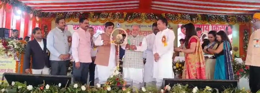 Bhagalpur News: उत्साह, उमंग और विकास के रंग में रंगा Sabour Kisan Mela... दिखा विकास का दम, मंत्रियों राम कृपाल -श्रवण कुमार ने किसानों को दी नई सौगात, बोले- दोगुनी होगी आय!