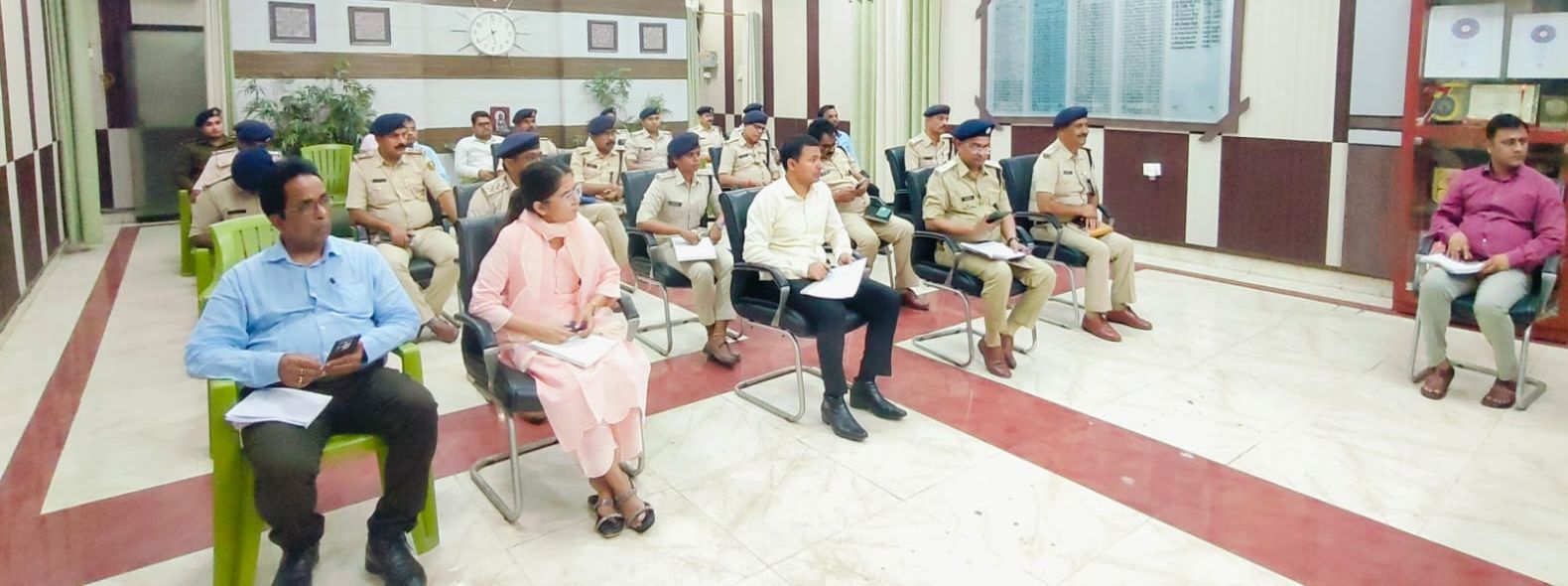 Darbhanga Traffic Breaking: 'एक्शन' मोड, शहर को 5 जोन में बांटकर सुधरेगी Darbhanga Traffic व्यवस्था!सड़कों से हटेंगे अवैध ठेले, रंग से होगी ऑटो की पहचान | Deshaj Times Darbhanga Traffic Breaking: 'एक्शन' मोड, शहर को 5 जोन में बांटकर सुधरेगी Darbhanga Traffic व्यवस्था!सड़कों से हटेंगे अवैध ठेले, रंग से होगी ऑटो की पहचान