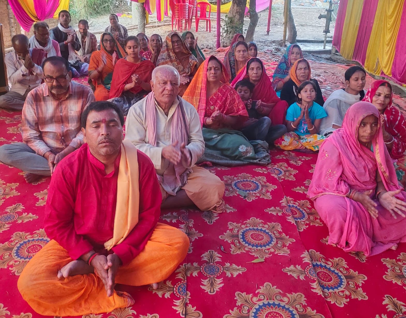Darbhanga News: सतीघाट में Bhagwat Katha की अमृत वर्षा, कपिल-देवहूति संवाद सुन झूमे श्रद्धालु, खुला सृष्टि का अनूठा रहस्य | Deshaj Times Darbhanga News: सतीघाट में Bhagwat Katha की अमृत वर्षा, कपिल-देवहूति संवाद सुन झूमे श्रद्धालु, खुला सृष्टि का अनूठा रहस्य