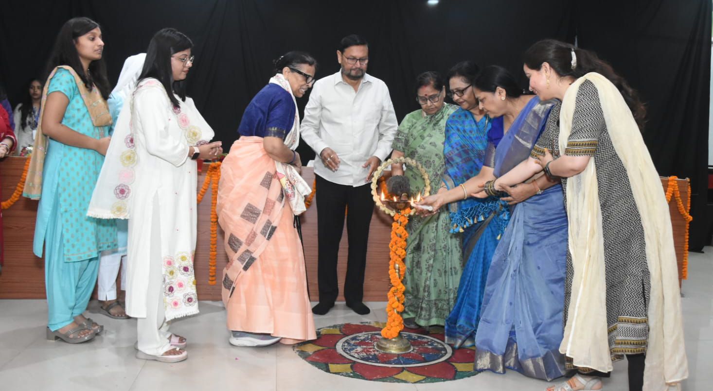 Darbhanga News: LNMU में Women Empowerment पर गूंजे विचार, मगध की Ex VC कुसुम बोलीं- 'संघर्ष से ही संभव होगा सामाजिक परिवर्तन' LNMU में खुले महिला अध्ययन केंद्र