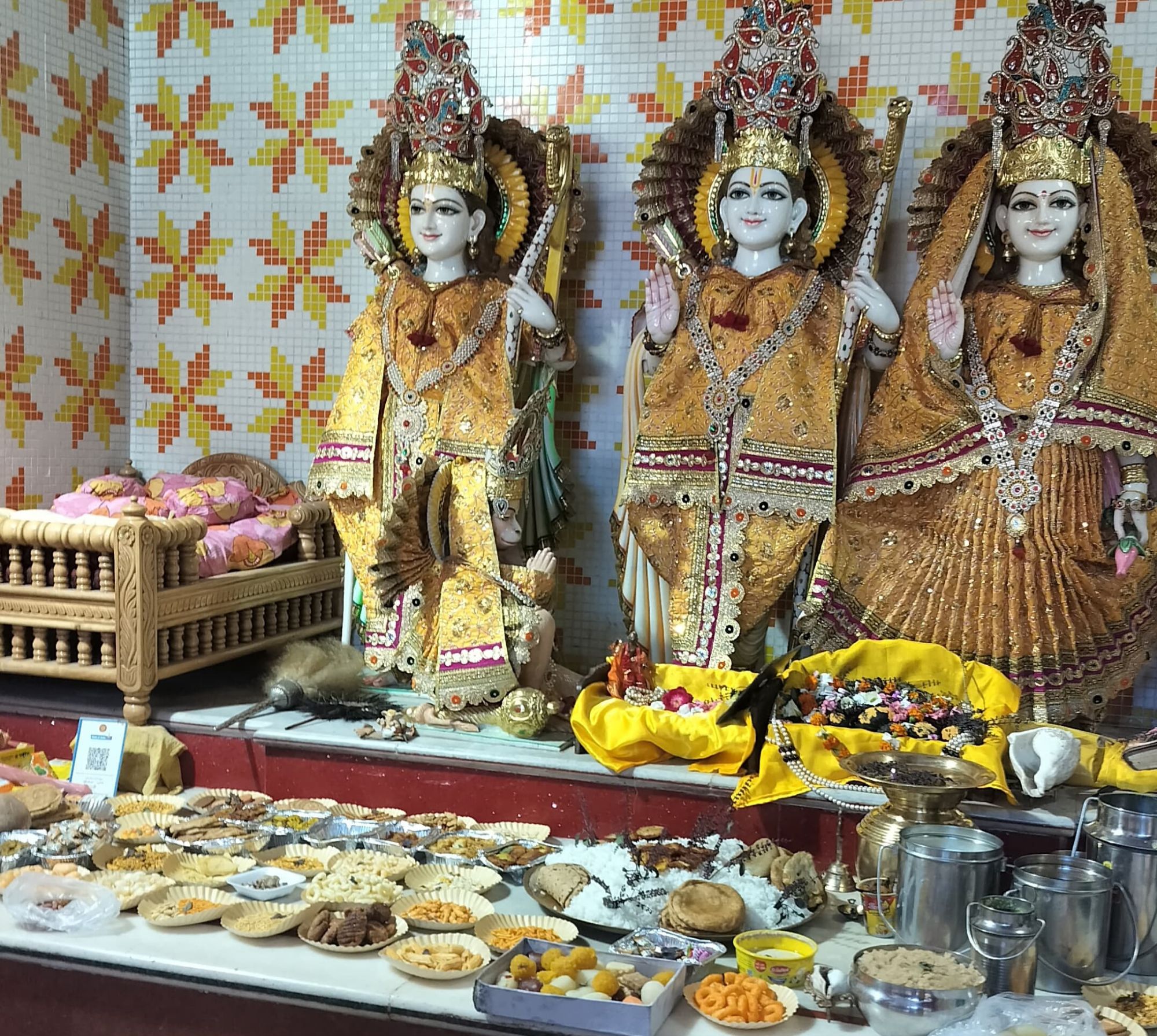 Darbhanga News: राम नवमी पर महर्षि गौतम आश्रम में भगवान राम का प्राकट्योत्सव, 56 भोग और “भय प्रकट कृपाला दीनदयाला”