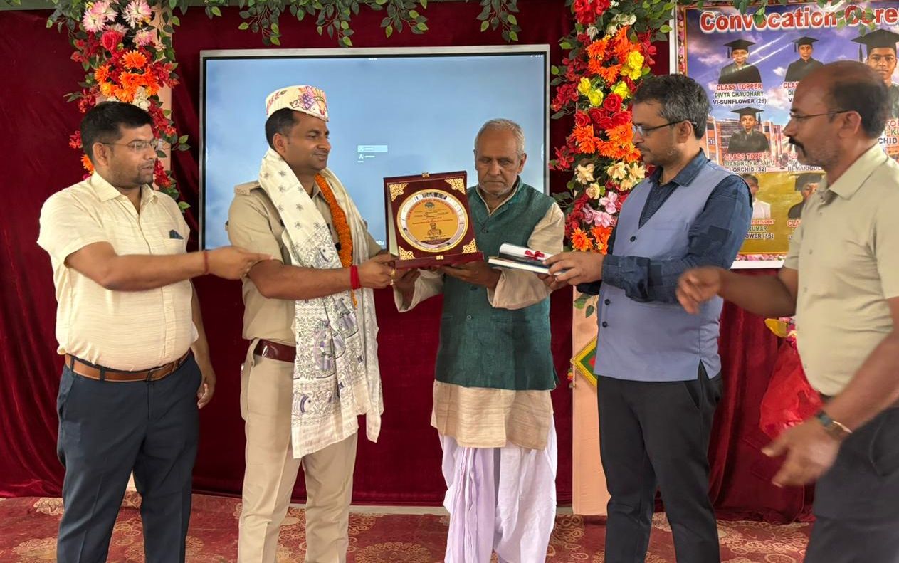 Darbhanga News : श्री कृष्णा आइडियल पब्लिक स्कूल Biraul में दिखा मेधा का महाकुंभ, SDPO प्रभाकर ने छात्रों को दिया सफलता का गुरुमंत्र