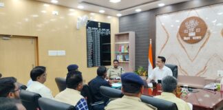 Madhubani Road Safety: जाम और हादसों पर लगेगी लगाम, DM आनंद शर्मा ने बनाया एक्शन प्लान, निजी स्कूलों के लिए खास गाइड लाइन