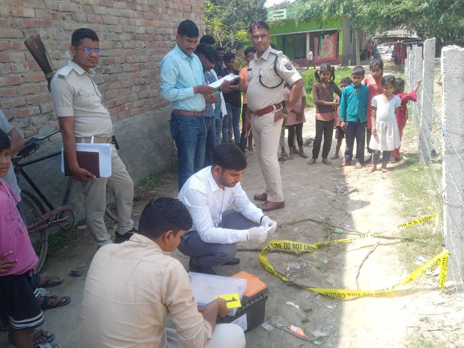 Darbhanga News: जाले में साढ़ू बना हत्यारा... मामूली कहासुनी, आम की डाली क्या काटी... साढ़ू ने पीट -पीट कर मार डाला, 12 पर FIR