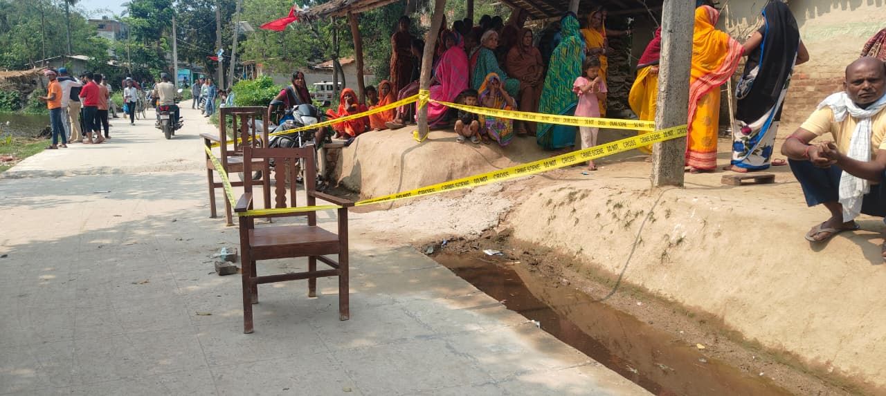 Darbhanga News: सिंहवाड़ा में बहन के प्रेम विवाह से बौखलाया भाई, जीजा को घर से बुलाकर चाकुओं से गोदा, पढ़िए: Singhwara में मोहब्बत की कीमत और अंजाम खूनी