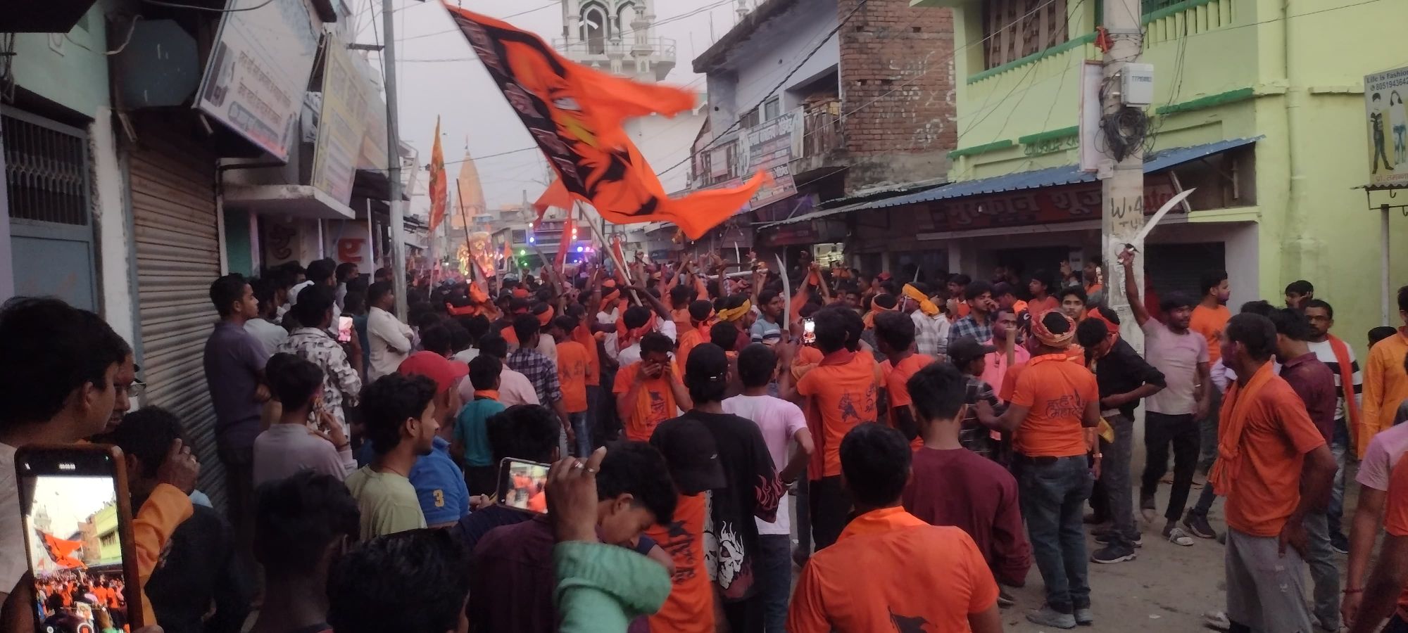 Darbhanga News: जय श्री राम के नारों से गूंजा Benipur बहेड़ा, भव्य शोभायात्रा में उमड़ा आस्था का सैलाब