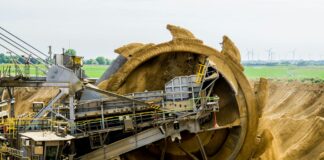 Darbhanga News: दरभंगा में Illegal Sand Mining, अवैध बालू खनन पर गरजा प्रशासन का बुलडोजर, कमला नदी से जब्त हुए दो ट्रैक्टर, मचा हड़कंप