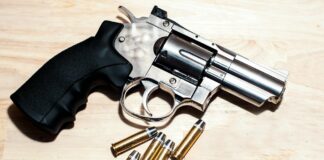 Bihar Panchayat News: बिहार पंचायत में सुरक्षा, अब मुखिया-सरपंच को आसानी से मिलेगा हथियार लाइसेंस, सरकार का बड़ा फैसला