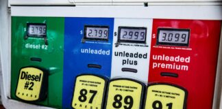 अंतर्राष्ट्रीय बाजार में Crude Oil Price धड़ाम: क्या ट्रंप के बयान से पलटा खेल? पढ़िए…अंतरराष्ट्रीय बाजार, कच्चे तेल की कीमत और अप्रत्याशित-तीव्र गिरावट